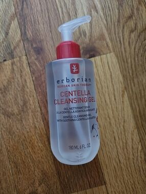 NWT Erborian Korean Skin Therapy Centella Cleansing Gel